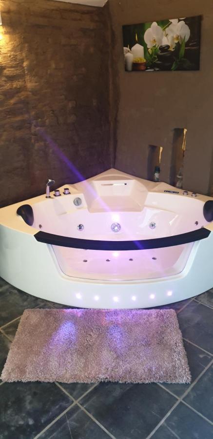 Authentic Wellnesshoeve Hansbeke Exteriör bild